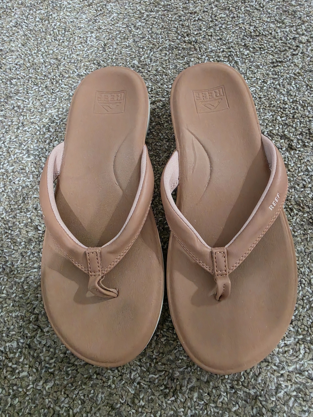 Reef Women's Tan Leather Flip Flop Sandals Size 8 Great Condition
